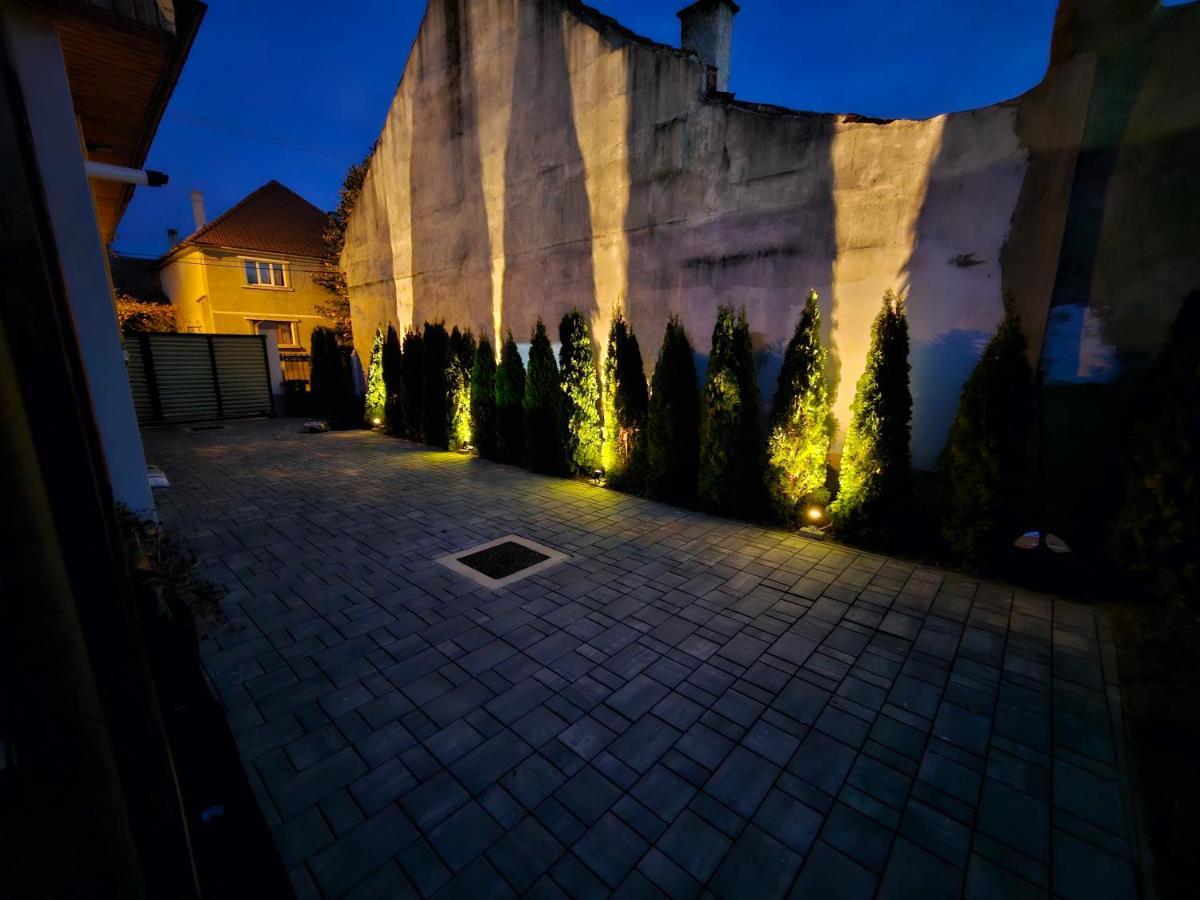 Arbor Inn Braşov Exteriör bild